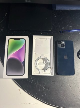iPhone 14 Blu necessita eSIM
