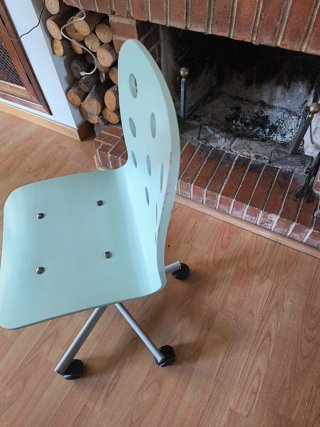 Silla Ikea infantil de escritorio azul