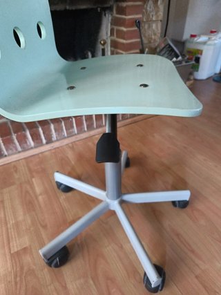 Silla Ikea infantil de escritorio azul