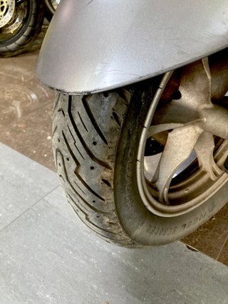 Suzuki Burgman 125 gris