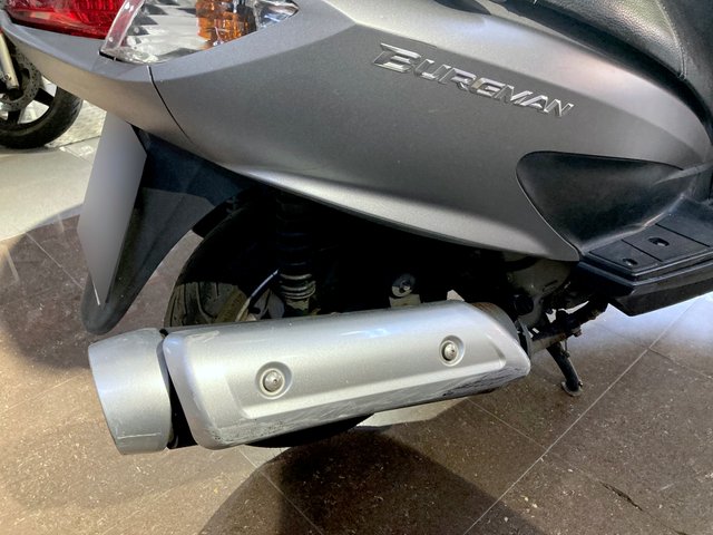 Suzuki Burgman 125 gris