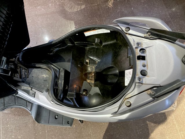 Suzuki Burgman 125 gris