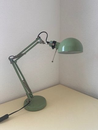 Lámpara de escritorio verde retro Ikea