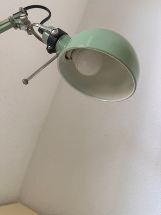 Lámpara de escritorio verde retro Ikea