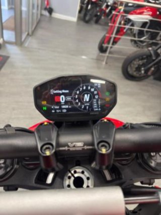 Ducati Streetfighter V2 Negra/Roja