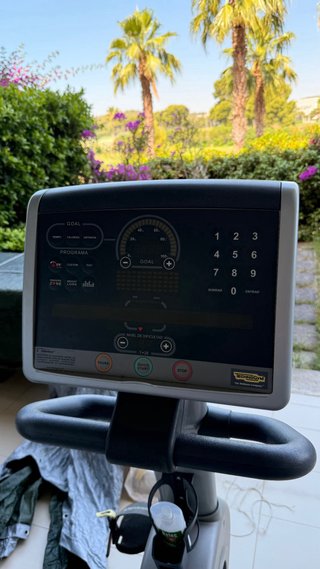Bicicleta reclinada Technogym Excite 700i
