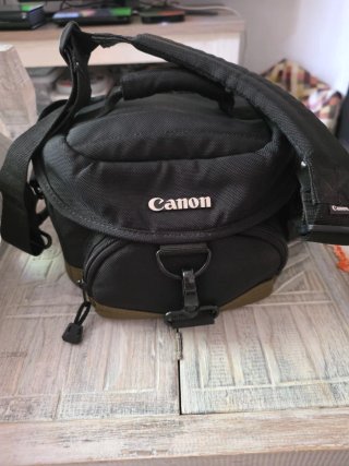 Canon EOS 600D + Obbiettivo EF-S 18-55 3,5-5,6 IS