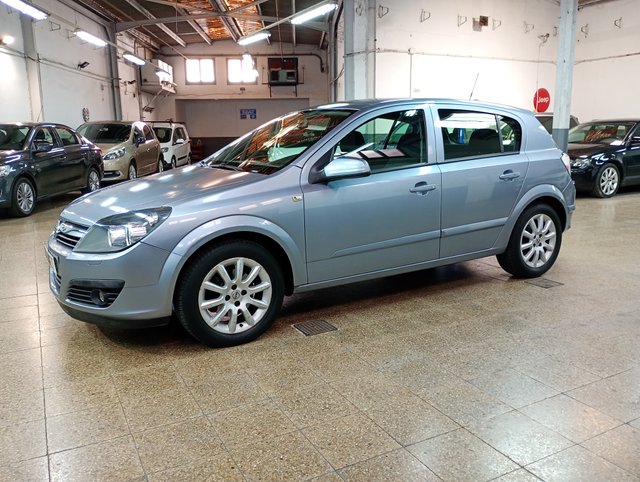 Opel Astra 1.6 Enjoy 105 cv