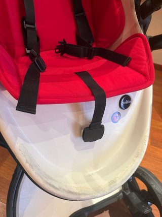 Carrito de bebé FooFoo blanco y rojo,