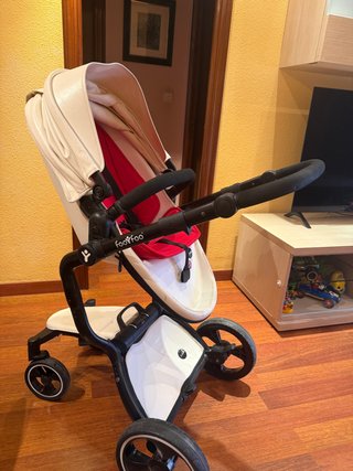 Carrito de bebé FooFoo blanco y rojo,
