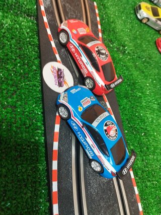 Coche Slot Hyundai Genesis 2 uds compatibles 1/43