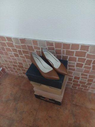 Zapatos salón de piel. Farrutx Talla 41
