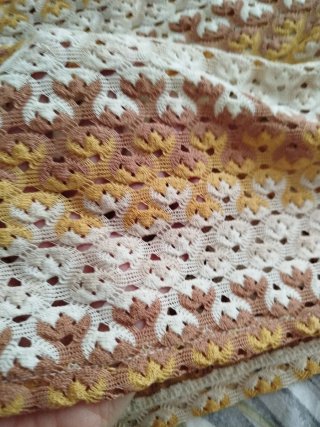 Camiseta Cortefiel Beige y Amarillo