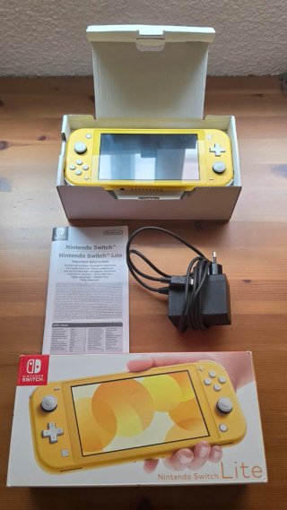 Nintendo Switch Lite Amarilla