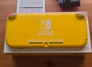 Nintendo Switch Lite Amarilla