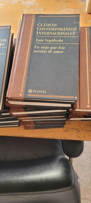 Colección libros clásicos contemporaneos internaci