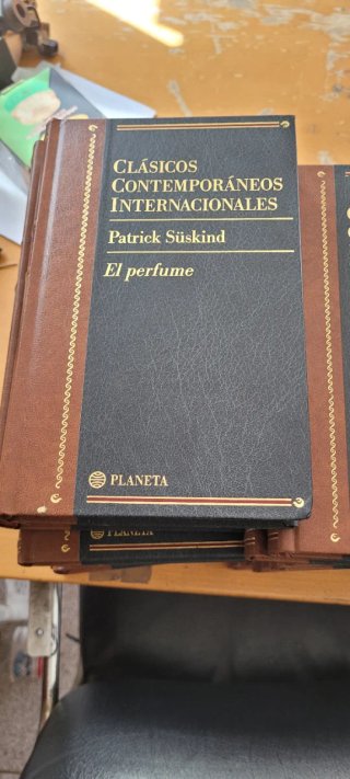 Colección libros clásicos contemporaneos internaci