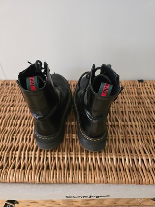 Botas tipo Martens Brownie negras