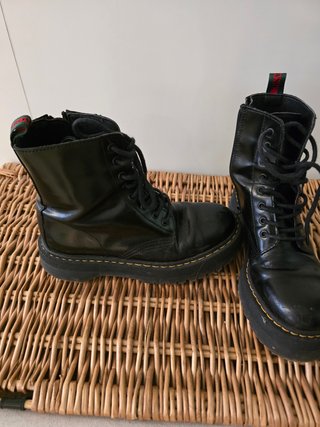 Botas tipo Martens Brownie negras