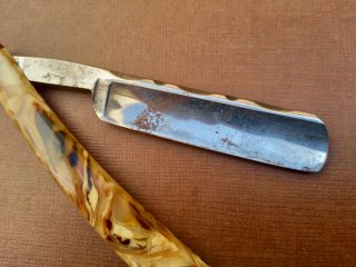 Navaja de afeitar francesa antigua