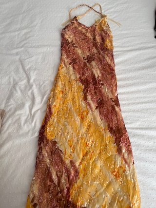 Vestido de fiesta dorado y rosa