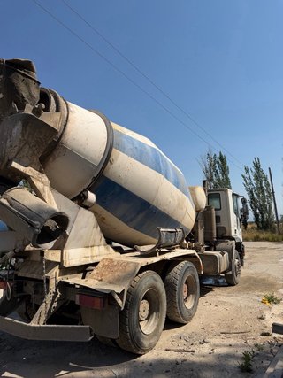 Camión hormigonera Iveco Eurotrakker