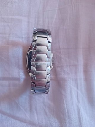 Reloj Lotus