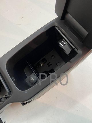 Reposa brazos volvo v40