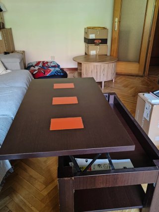 Tavolo da centro rialzabile in legno scuro