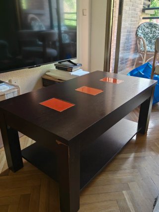Tavolo da centro rialzabile in legno scuro