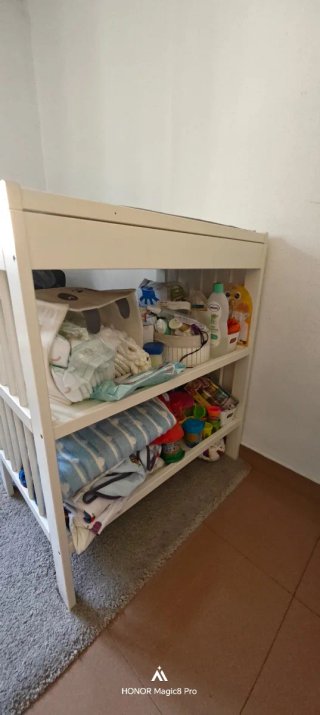 Cambiador de bebé blanco