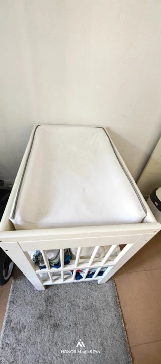 Cambiador de bebé blanco