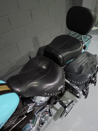HARLEY DAVIDSON HERITAGE CLASSIC