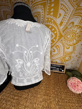 Camisa Blanca Bordada con Encaje Moa Talla M
