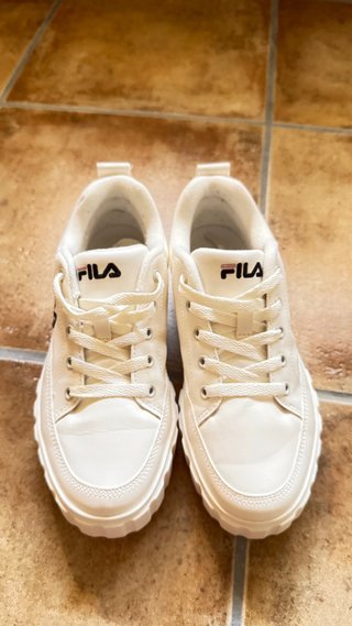 Deportivas Fila Blancas Talla 37 1/2 europea