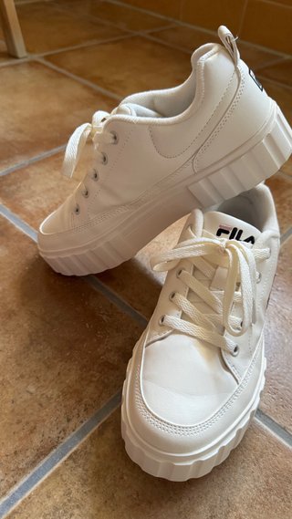 Deportivas Fila Blancas Talla 37 1/2 europea