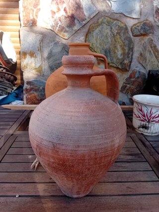 Cántaro de barro antiguo