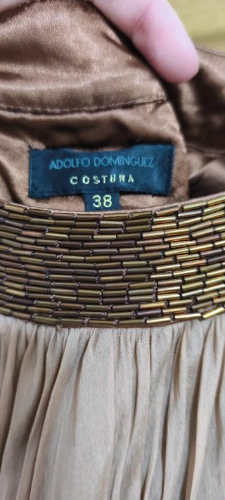 Vestido Adolfo Domínguez Beige y Dorado