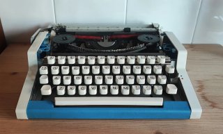 Máquina de escribir antigua