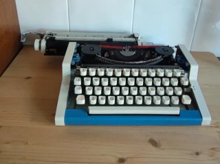 Máquina de escribir antigua