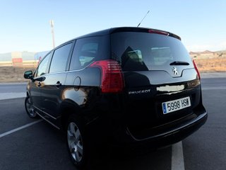 Peugeot 5008 2013