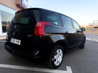 Peugeot 5008 2013