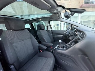 Peugeot 5008 2013