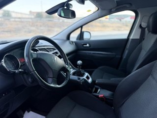 Peugeot 5008 2013