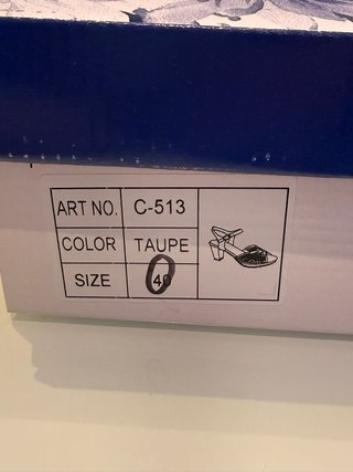 Zapatos de tacón Prestigio dorados