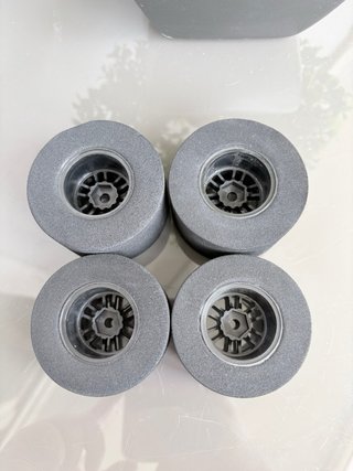 4 RUEDAS RC THUNDER TIGER F1 NUEVAS Y ORIGINALES