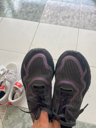 Zapatillas Adidas Negras y Moradas