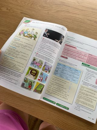 Richmond essential English : course 4, Intermed...