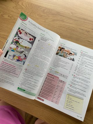 Richmond essential English : course 4, Intermed...