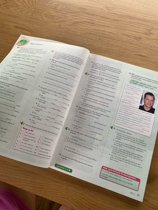 Richmond essential English : course 4, Intermed...